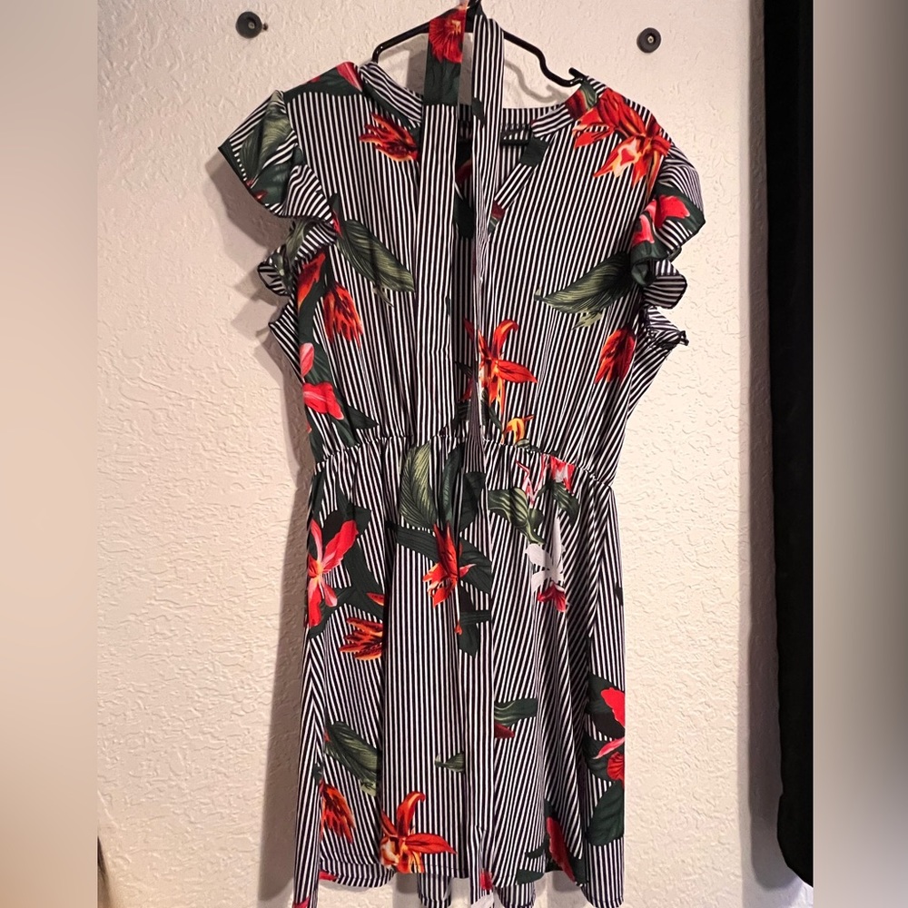 Short, belted floral stripped summer dress